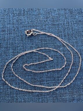 10K White Gold Chain